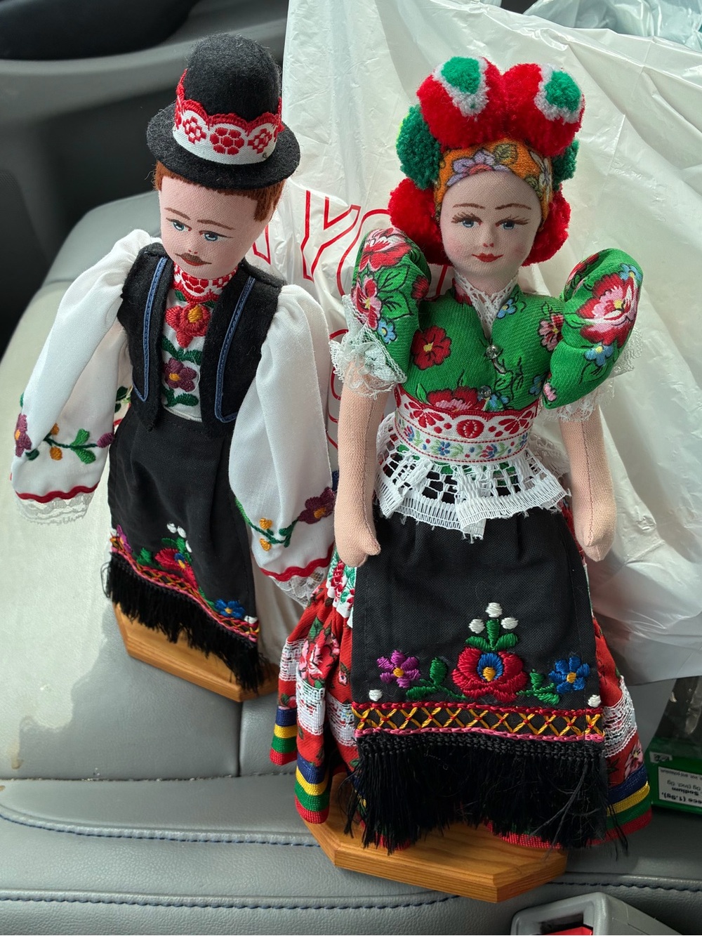 Vintage Hungarian dolls - Picture 2 of 11